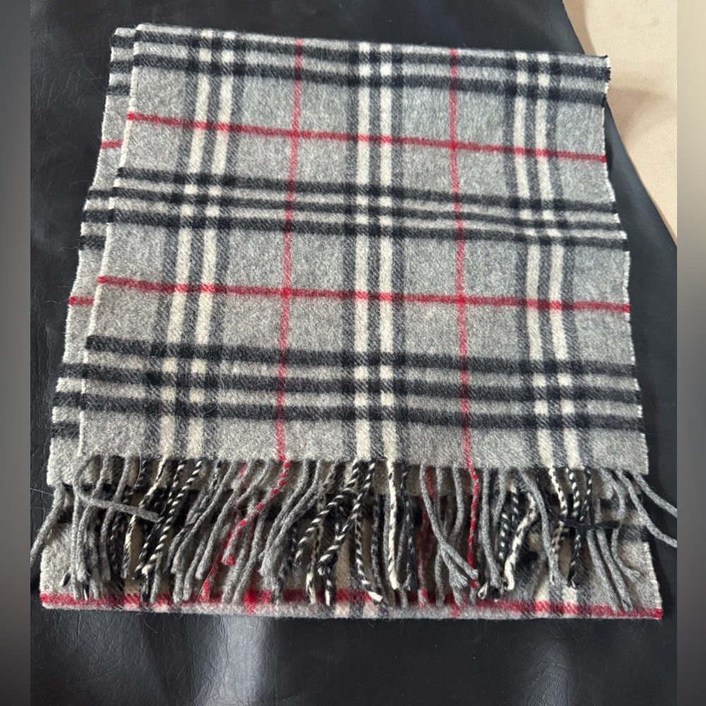 Burberry Nova Check Lambswool Scarf - Picture 5 of 5